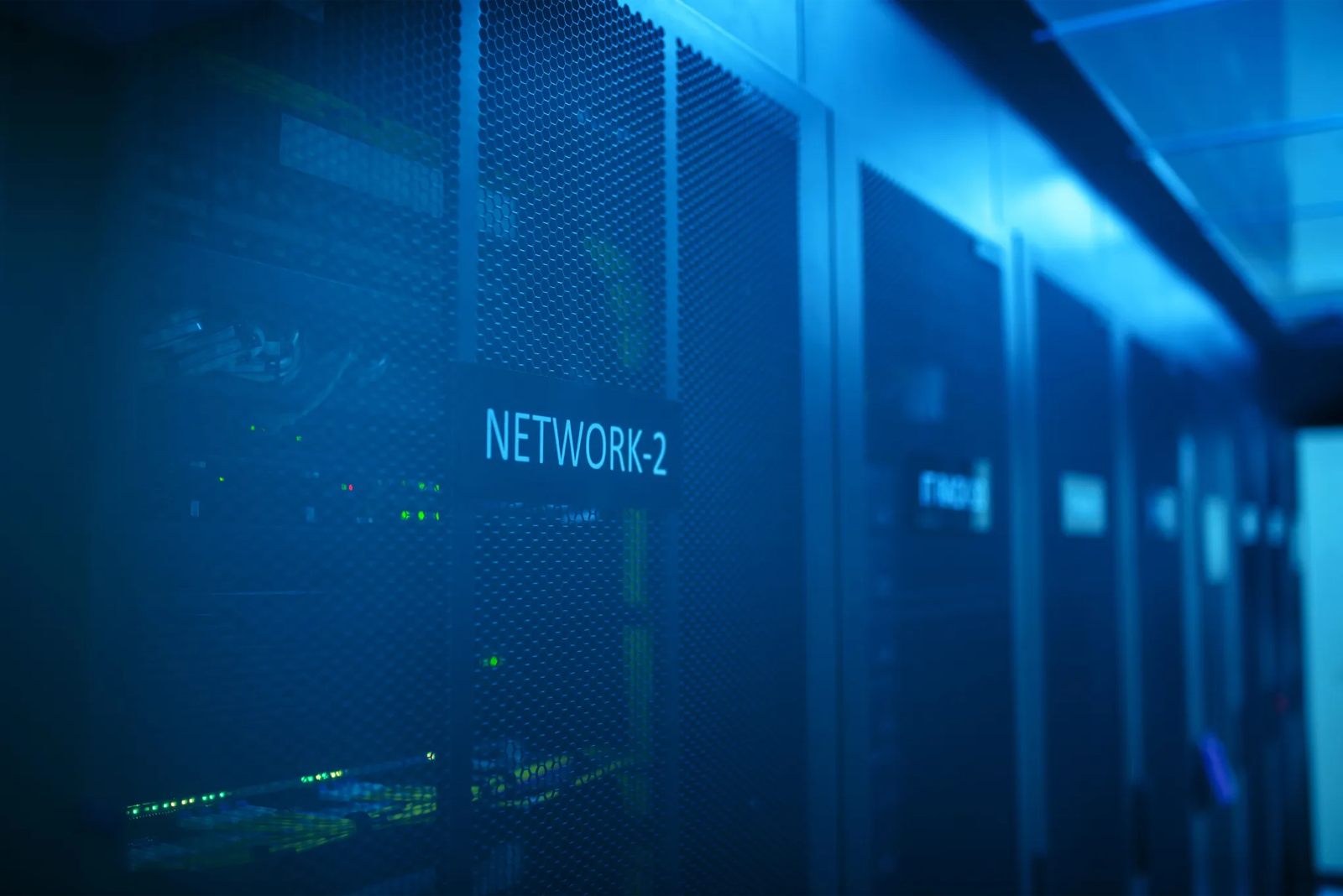ตู้ Server ที่สื่อถึง Distributed Agent Control Plane